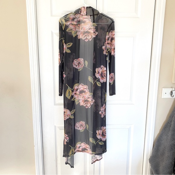 Sheer, black and floral long kimono - Picture 2 of 3